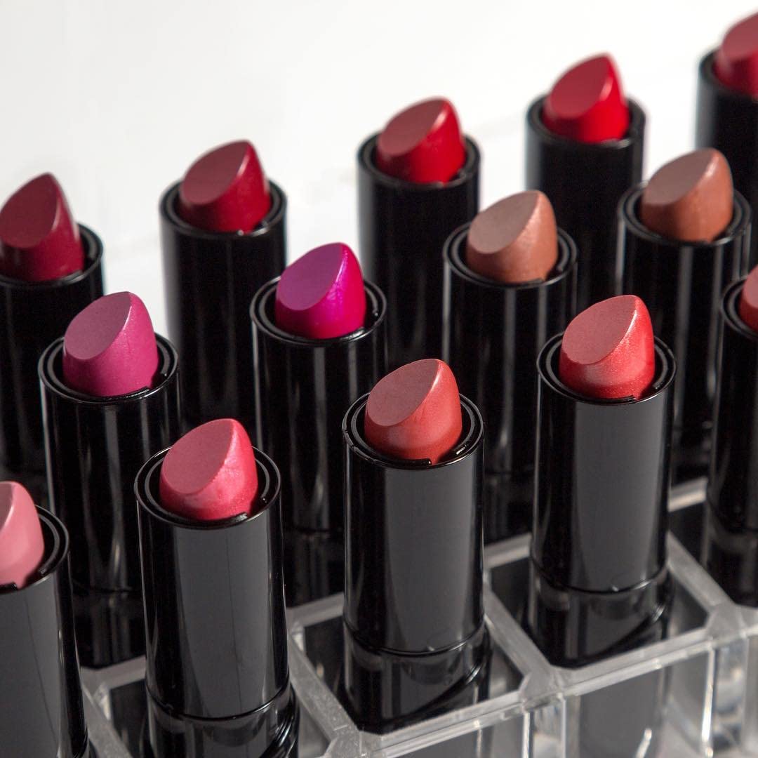 wet n wild Silk Finish Lipstick, Hydrating Rich Buildable Lip Color, Formulated with Vitamins A,E, & Macadamia for Ultimate Hydration, Cruelty-Free & Vegan - In The Near Fuchsia (Pack of 2)