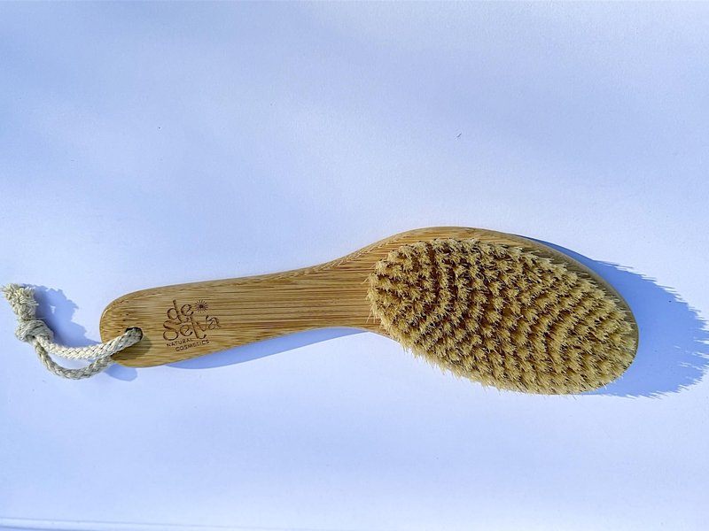 Dry Brush for body with Natural Boar Bristle & Bamboo Handle. Dry Body Brush for Lymphatic Drainage, Cellulite, Dead Skin. For Circulation & Smooth Skin. Gifts for Women.1 unit with box