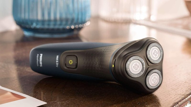 Philips Norelco Shaver Series 1000 - Wet/Dry Electric Shaver with ComfortCut Blades | 40-Minute Cordless Use