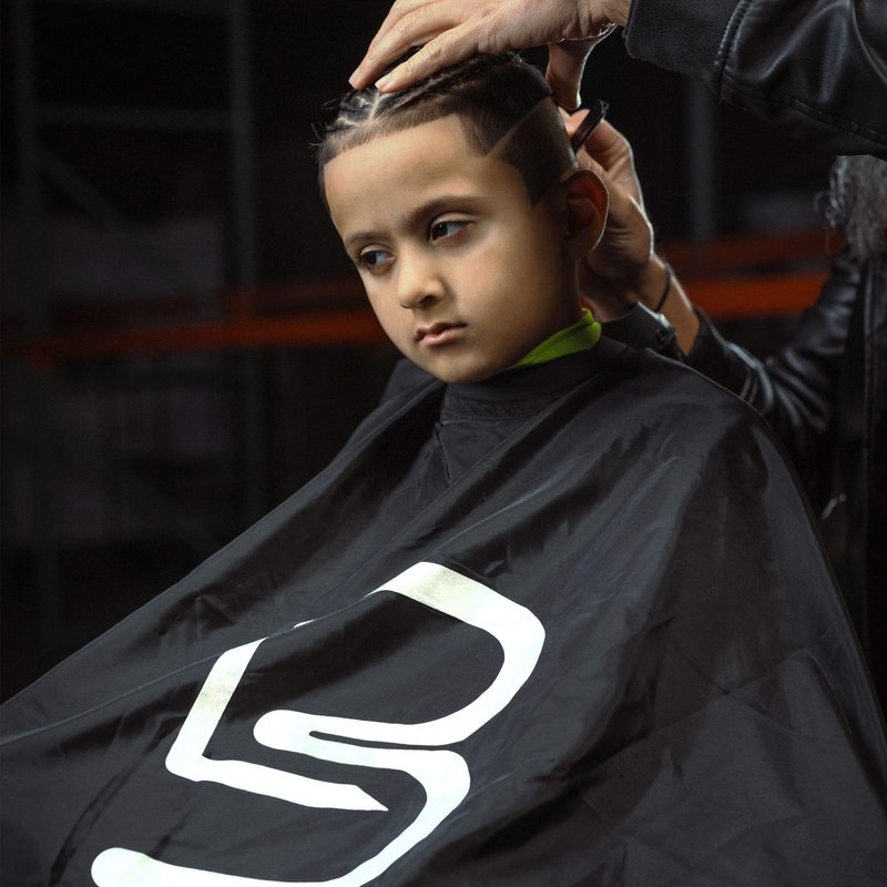 Level 3 Black Cape - Universal Size - Comfortable with Adjustable Neck Closure - for Barbers and Hair Stylist (Single)