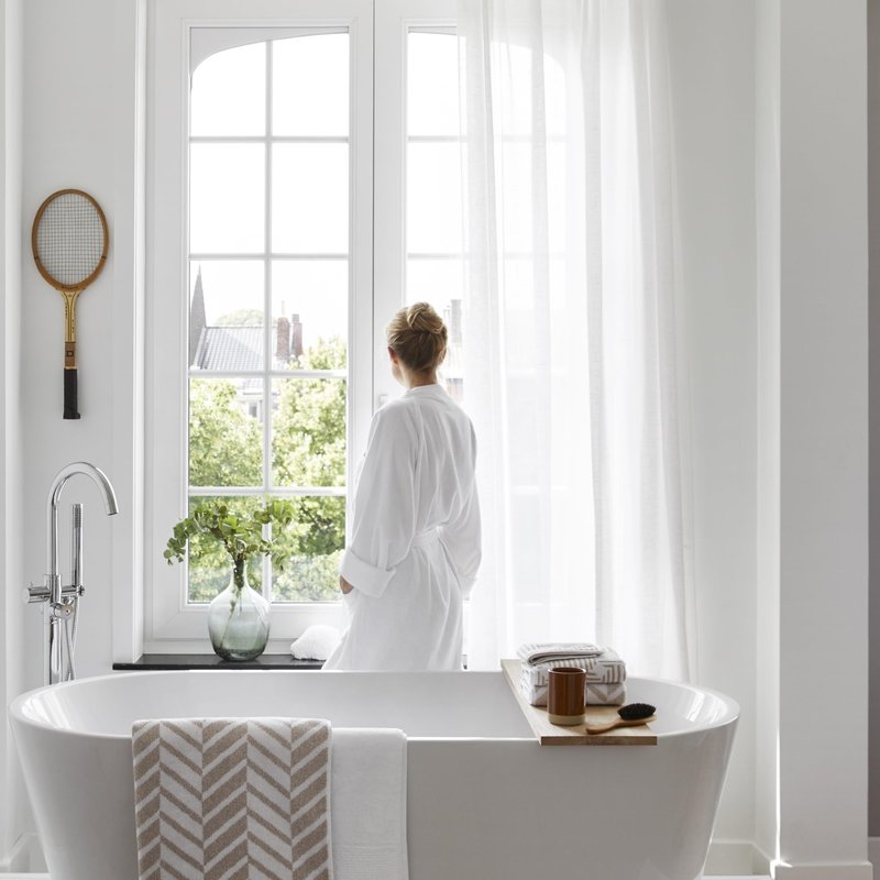 Lacoste Classic Pique Bath Robe, 100% Soft Cotton Terry, Unisex Bathrobe for Adult Women & Men, Luxury Robe for Spa, Super Absorbent & Quick Drying, One Size Fits Most, White