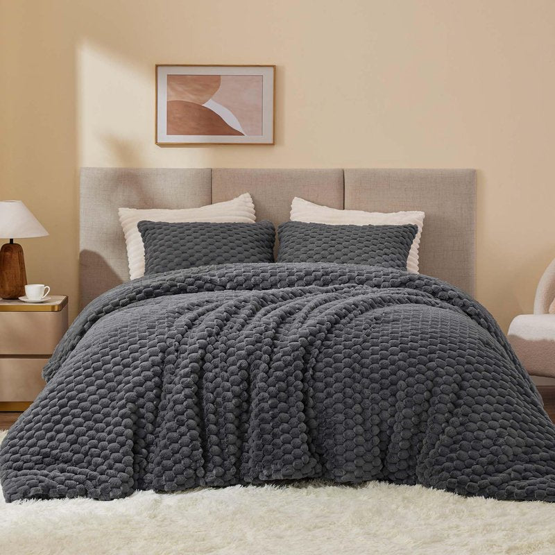 BEDELITE Fluffy Queen Comforter Set - Grey Fleece Soft Comforter for Queen Size Bed, Luxury Warm Bedding Set for Winter, Fuzzy Bed Set 3 Pieces (1 Comforter, 2 Pillowcases)