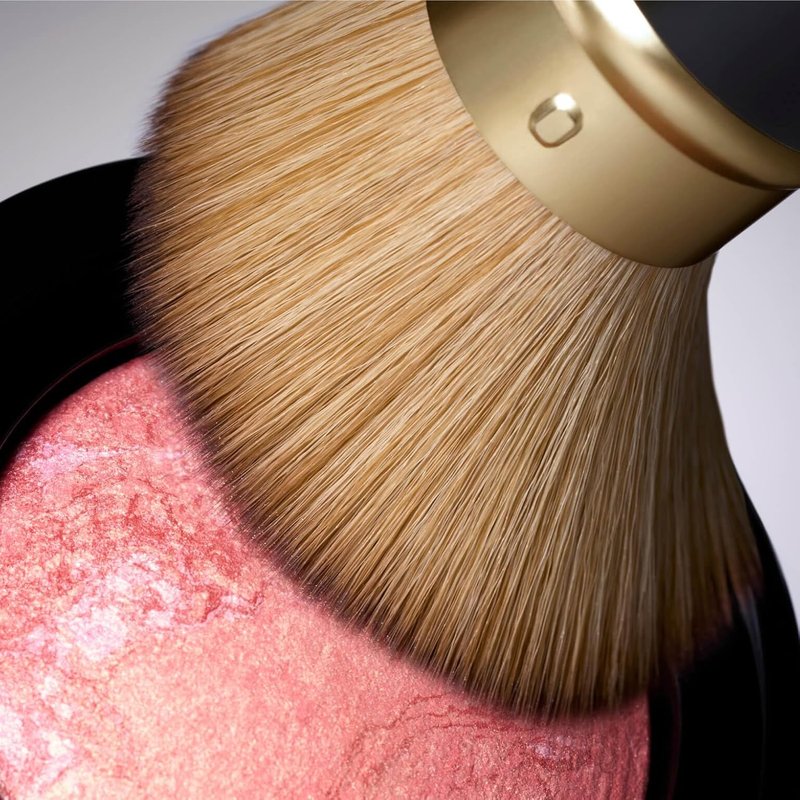 Laura Geller New York Makeup Brushes - Cruelty-Free Retractable Angled Kabuki Brush