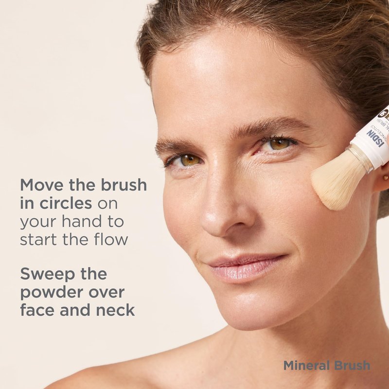 Isdinceutics Mineral Brush - For Photoaging Defense with Zinc Oxide and Titanium Oxide. Covering Discoloration and Targeting Uneven Skin Tone Caused by Blue Light Face Powder, 0.14 OZ
