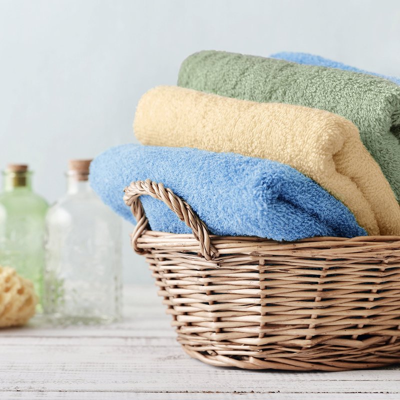 CrystalTowels 7-Pack: 27" x 52" 100% Cotton Extra-Absorbent Bath Towels (Brights)