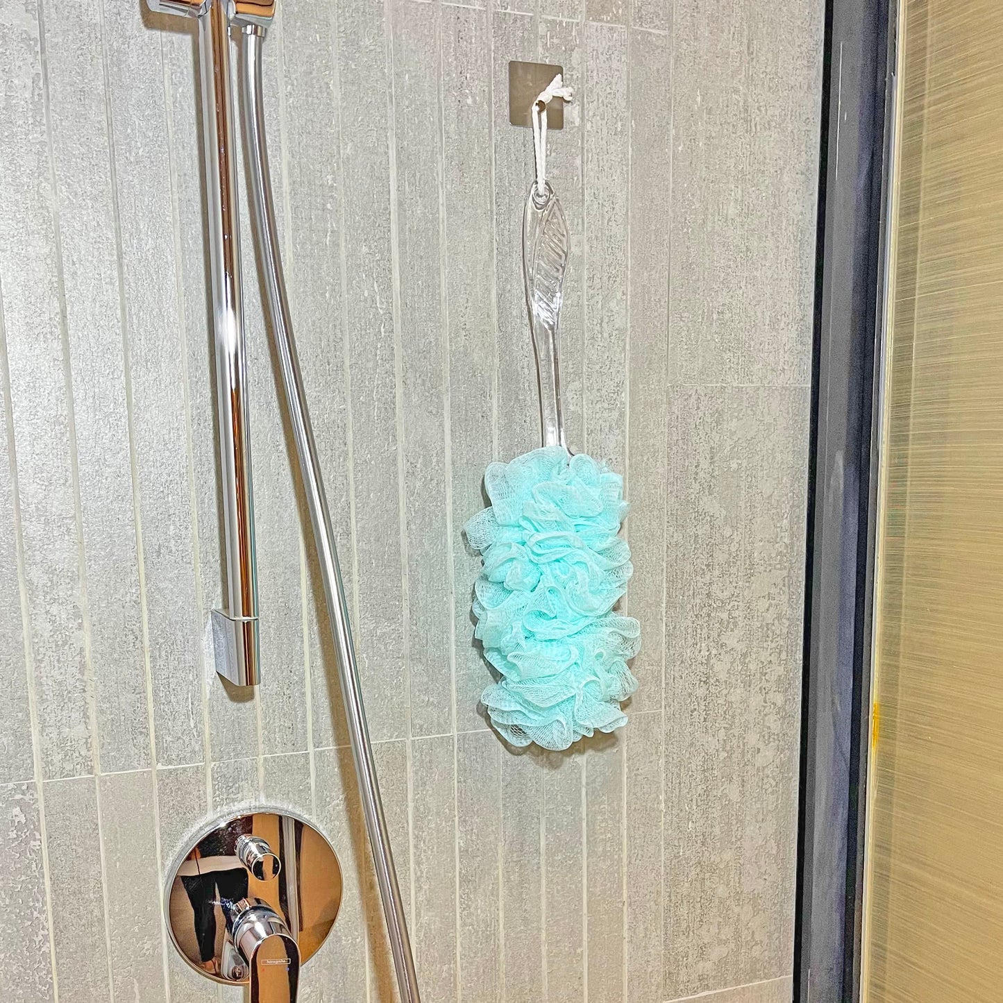 Loofah Back Scrubber for Shower,Long Handle Bath Body Brush Soft Nylon Mesh Loofah Sponge On a Stick,Exfoliating Scrub Cleaning Luffa for Elderly for Men Women(2-Pack,Bule and Green)