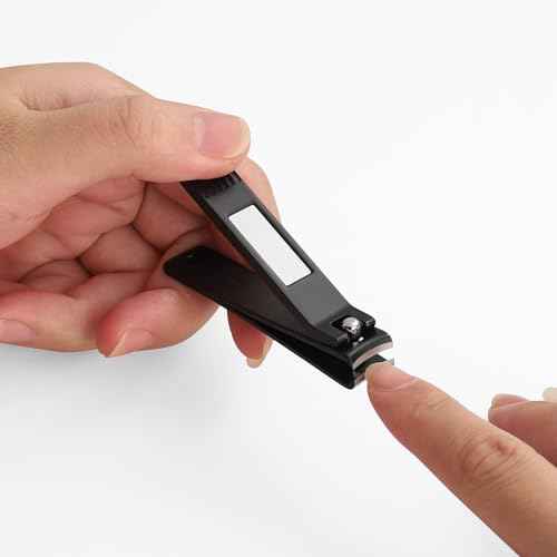 HAWATOUR Manicure Set Pedicure Kit, Heavy Duty Zinc Alloy Stainless Steel Fingernail Clippers Toenail Clippers Nail File with Tin Case, Premium Manicure Tools for Nail Care, Black