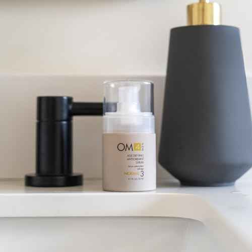 Organic Male OM4 Normal STEP 3: Age-Defying Antioxidant Serum - Men anti-aging light facial Vitamin C solution refines fine lines and wrinkles for men
