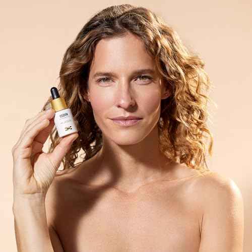 Isdinceutics Melaclear Dark Spot Correcting Serum for Face - Sun Spot Reducer that Contains Vitamin C and Antioxidants, to Even Skin Tone from Sun Exposure 0.5 FL OZ