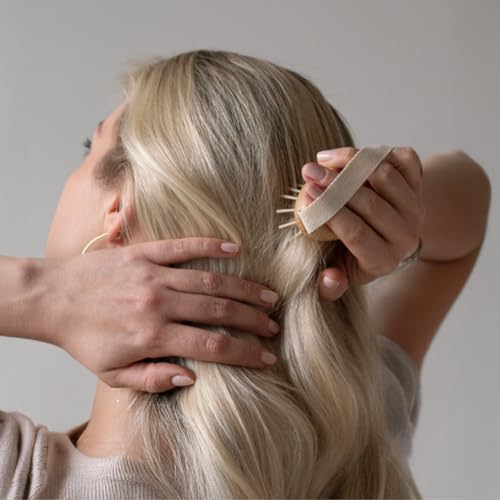 TEK ? Scalp Massage Brush with Strap in Ash Wood Handmade in Italy ? Stimulates Hair Growth, Ideal for Shampoo and Anti-Hair Loss Lotions ? 8.5 x 5 cm ? Vegan and Sustainable