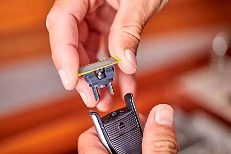 Philips OneBlade Replacement Blade - Precision Cutting Technology | Compatible with QP220/50
