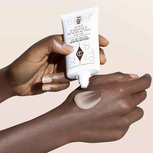 Charlotte Tilbury Super Radiance Face Exfoliator - Gentle Exfoliating Mask with Salicylic & Glycolic Acid - Refines Pores, Improves Radiance, Hydrates & Adds Glow