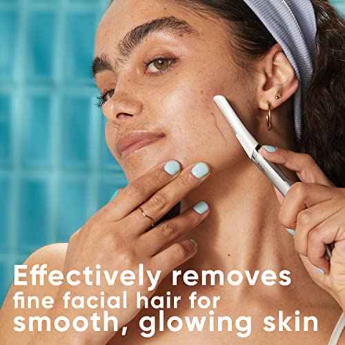 Gillette Venus Facial Razor, Exfoliating Dermaplaning Tool for Face, Replaceable Refills, Removes Fine Facial Hair, Exfoliates Dead Skin, Skin Defense Guard, Handle with 5 Blade Refills