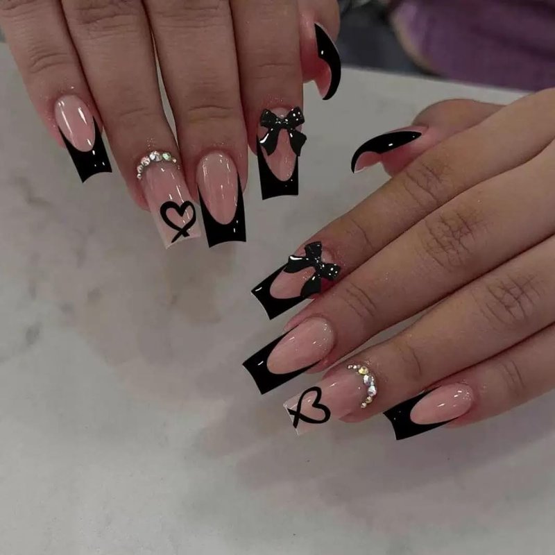 CTTHNBD Medium Press on Nails Coffin - Black French Tip Fake Nails with Bow Charms Design - Heart False Nails Press ons - for Women 24 Pcs