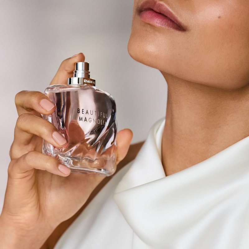 Estée Lauder Beautiful Magnolia Eau de Parfum Spray with Notes of Lush Magnolia, Solar Gardenia, Warm Woods & Luminous Musk | Perfumes for Women, 3.4 Fl Oz
