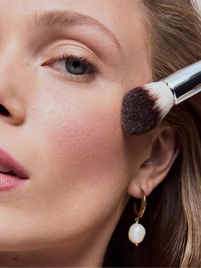ILIA Precision Powder Brush - Sustainable Wood Handle, Soft Vegan Bristles | Non-Toxic & Cruelty-Free