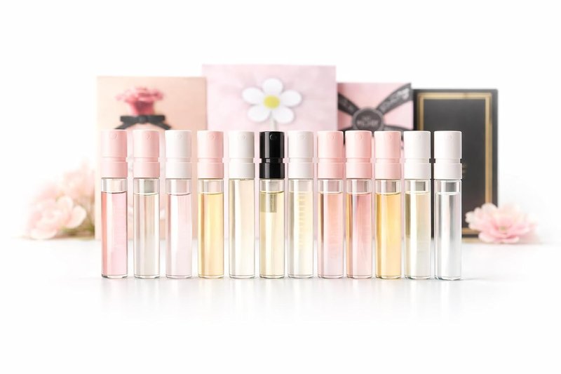 Regine Switzerland Perfume Discovery Sampler Set - 10 Mini Designer Fragrance Vials for Women