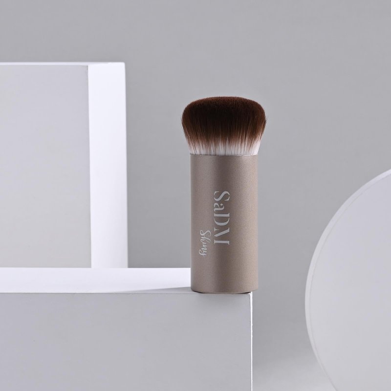 Kabuki Makeup Brush - Blender Brush for Powder, Cream, Liquid Foundation, Sunscreen, Blush Blending & Bronzer - Professional Make Up Brush - Full Face Makeup Brush - Vegan & Cruelty Free