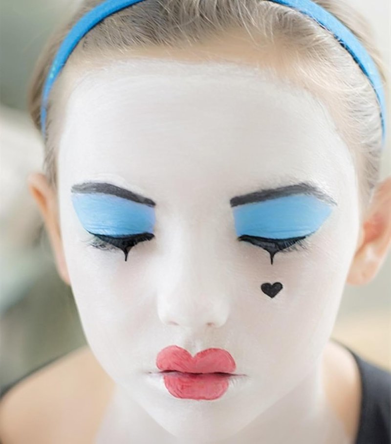 Black Liquid Eyeliner Stamp - Heart Shape Waterproof Makeup Pen | Long-Lasting Smudge-Proof 1 PC