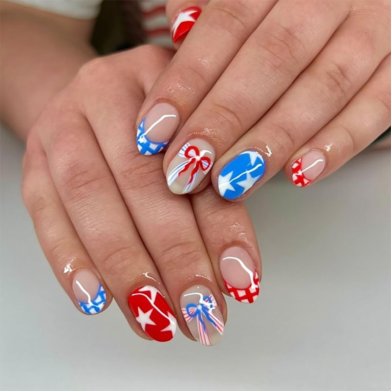 Skiennix 24Pcs 4th of July Press-On Nails - Short Oval Red Blue Plaid with Patriotic Designs