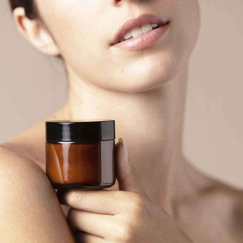 2 Oz Glass Jars with Lids, 12 Pack Thick Amber Glass Jar with Inner Lid and Black Lid, Leakproof Round Airtight Empty Cosmetic Containers for Lotion Cream and Candle Making