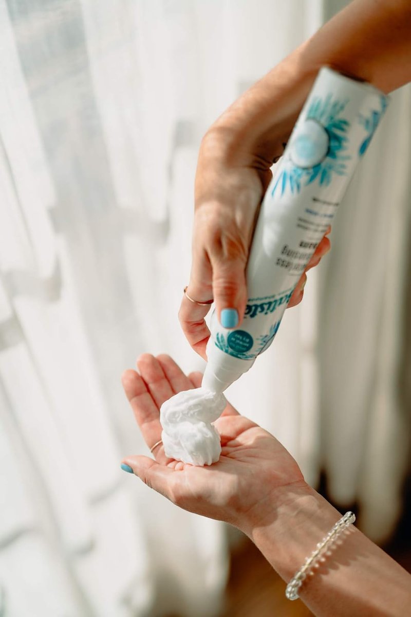 Batiste Waterless Cleansing Foam - Cleanse & Shine with Coconut Milk | 3.6 OZ