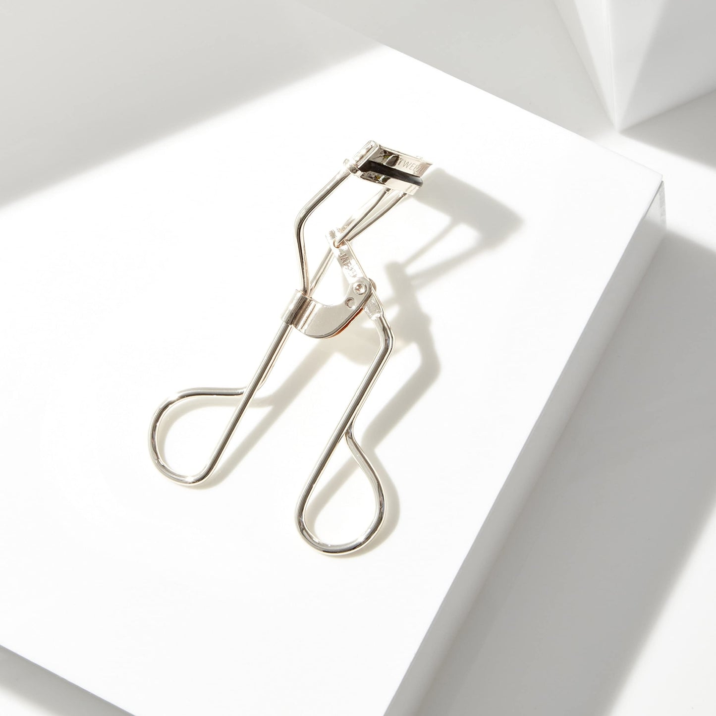 Tweezerman Curl 38 Rose Gold Lash Curler, Eyelash Curler for Almond Shaped Eyes or Deep Set Eyes
