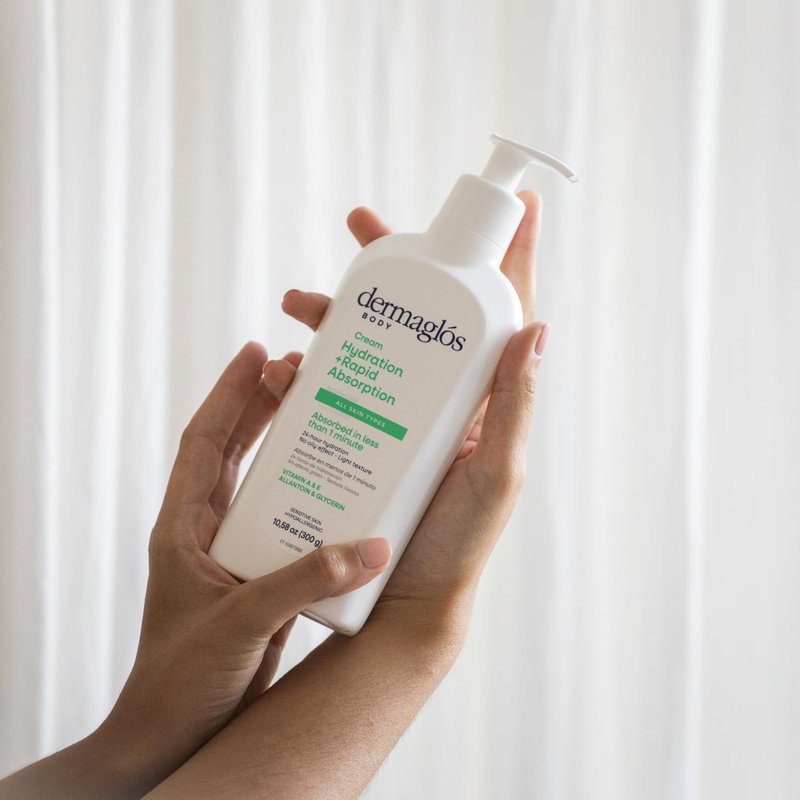 Dermaglos Moisturizing Body Cream | Hydration + Rapid Absorption, 24Hour Duration | Daily moisturizer For all Skin Types Even Sensitive | With Vitamin A, Vitamin E, Allantoin, Glycerin | 10.58 Oz