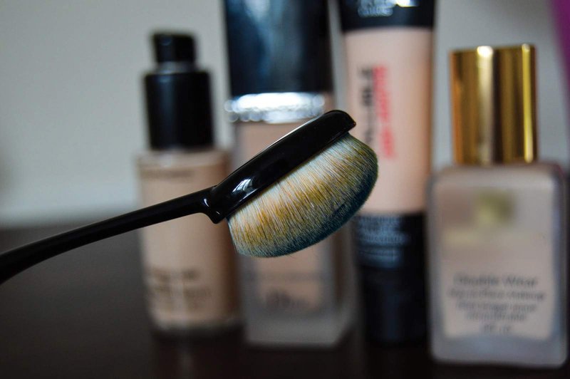 Professional Makeup Face Brush| Foundation Contour Blending Powder Concealer Facial Brush| Kabuki Large Oval Makeup Brush| Synthetic Fibers, Ergonomic Toothbrush Handle | Bella Terra Mineral Cosmetics