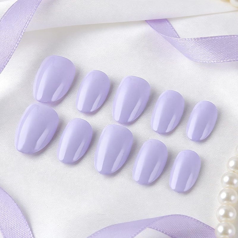 32Pcs Short Oval Press on Nails Light Purple Fake Nails Solid Color Glossy Full Cover Stick on Nail Easy Apply Reusable Artificial Manicure Kit for Women