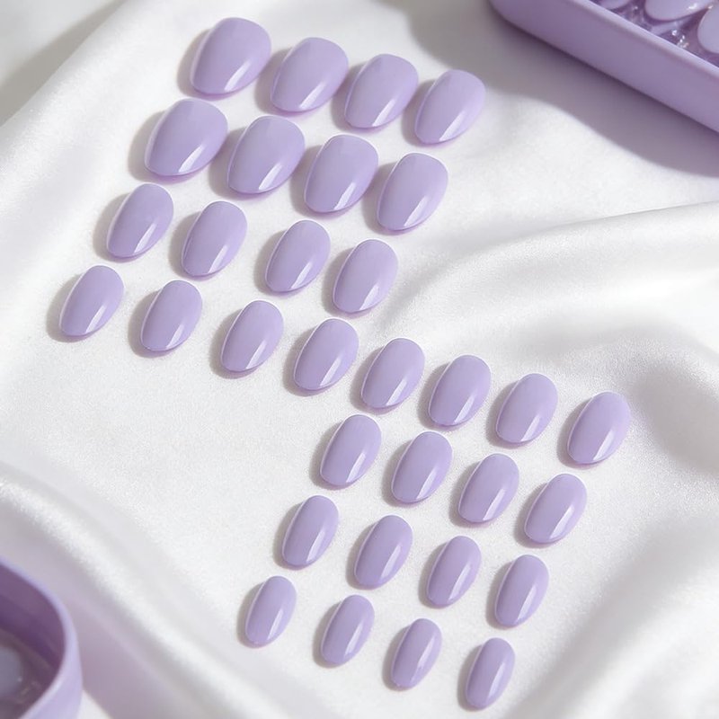 32Pcs Short Oval Press on Nails Light Purple Fake Nails Solid Color Glossy Full Cover Stick on Nail Easy Apply Reusable Artificial Manicure Kit for Women