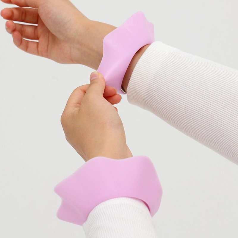 ouquckl 1 Pair Silicone Washing Face Wrist Bands, Wrist Guards To Water Spills During Face Washing (Multiple Colors)