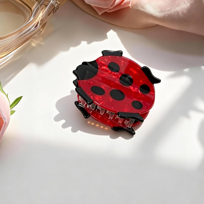 ELLOPH 1PC Ladybug Funny Hair Claw Clips for Women, Cute Fun Novelty Animal Hair Clip Accessories for Birthday Valentines Easter Mother's Day