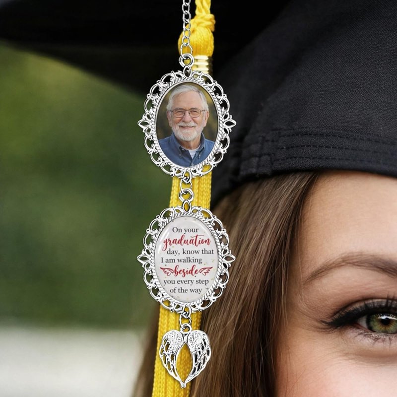 Personalized Angel Wing Graduation Tassel Photo Charm 2026, Custom Memorial Cap Accessory, Class of 2026 Keepsake, Meaningful Graduation Gift for Him or Her, 1