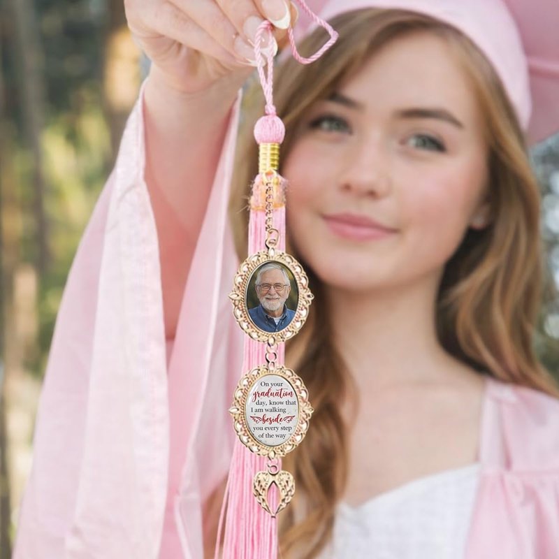 Personalized Angel Wing Graduation Tassel Photo Charm 2026, Custom Memorial Cap Accessory, Class of 2026 Keepsake, Meaningful Graduation Gift for Him or Her, 1
