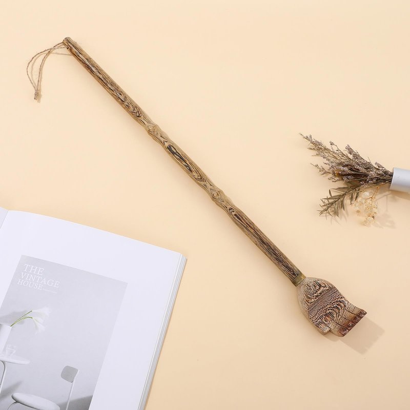 BESPORTBLE Wooden Back Scratcher with Long Handle, Hand-Shaped Design for Seniors and Men, 17-inch Traditional Back Scratcher to Relieve Itchiness