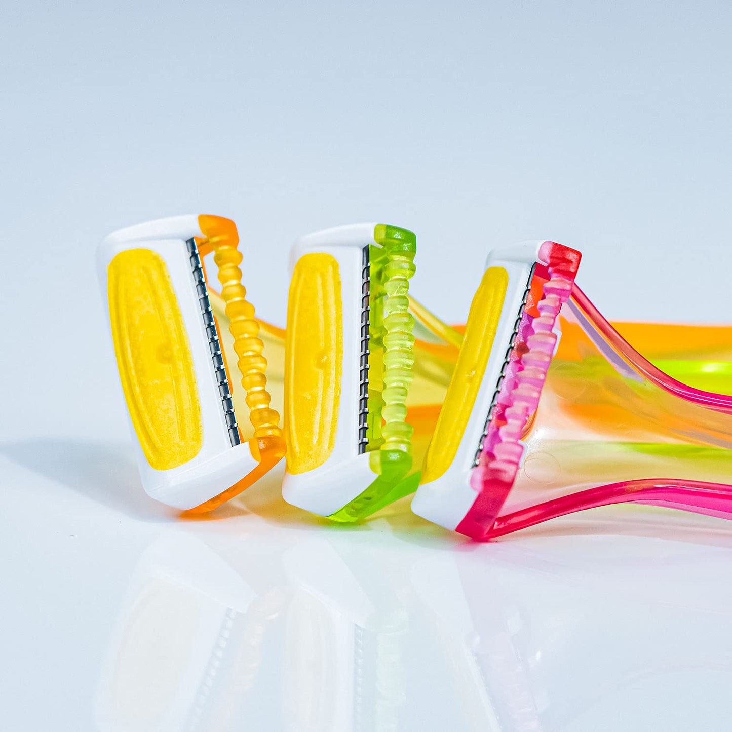 Tinkle Bikini Trimmer | 1 Pack of 3 Disposable Razors | Moisture Strip for Sensitive Area Shaving | Spa Day Kit | Ideal Beauty Gift Set
