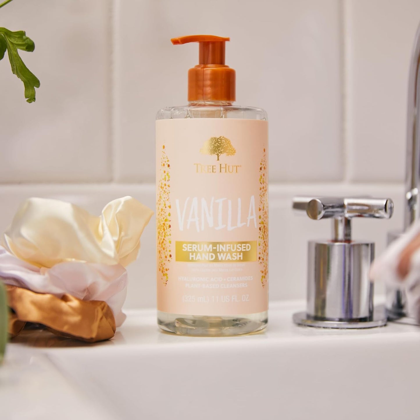 Tree Hut Vanilla Hand Wash - Nourishing Serum Infused Formula for Hydrated Skin | 11 fl oz