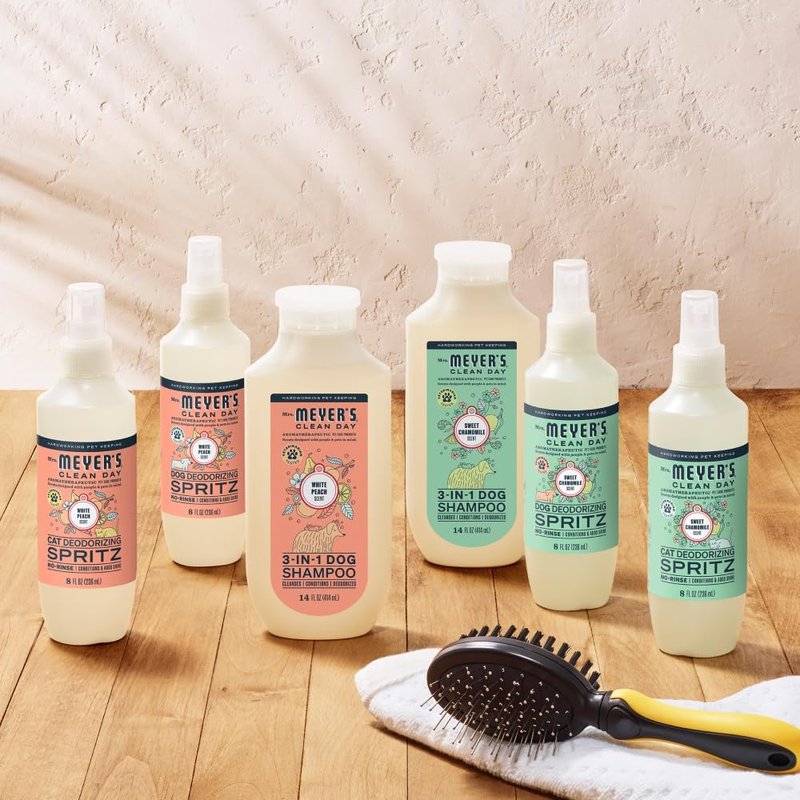 MRS. MEYER'S Dog Shampoo - 3 in 1 Formula with White Peach Scent | 14oz Bottle