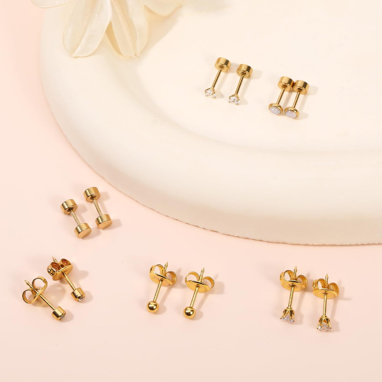 xieketn Gold Ear Piercing Kit, Cartilage Ear Piercing Gun Kit, Piercings Tool at Home with 6 Pcs Disposable Self Piercing Gun Needles 12 Pcs Hypoallergenic Earrings Studs Iodine Swabs for Women