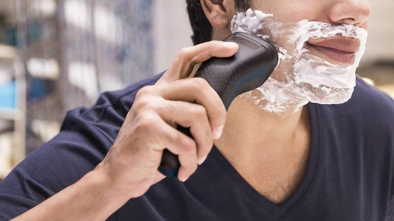 Philips Norelco Shaver Series 1000 - Wet/Dry Electric Shaver with ComfortCut Blades | 40-Minute Cordless Use