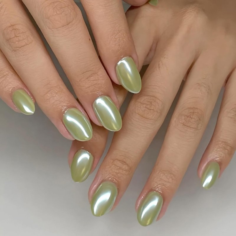 Skiennix 32Pcs Green Press-On Nails - Chrome Short Oval Full Cover Glossy Reusable Artificial Nails