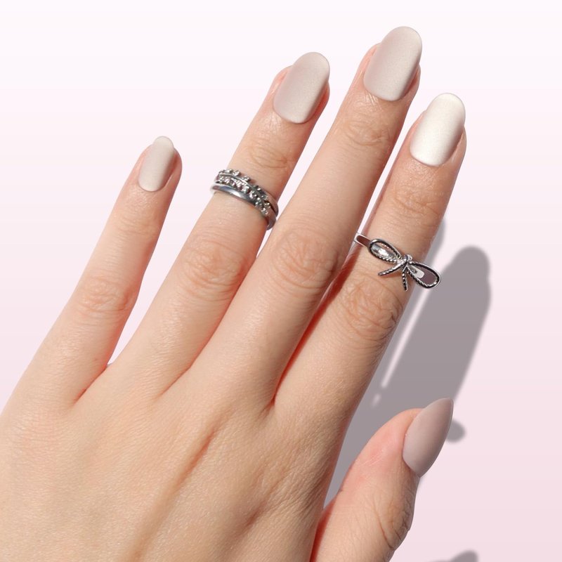 Nail Reformation Press On Nails, Matte Grey | Smoky Grey Short Round Fake Nails with Cat Eye Velvet Finish, Reusable Natural Stick On Nails Kit - 32 Pcs in 16 Sizes with Glue, Manicure Gifts for Women