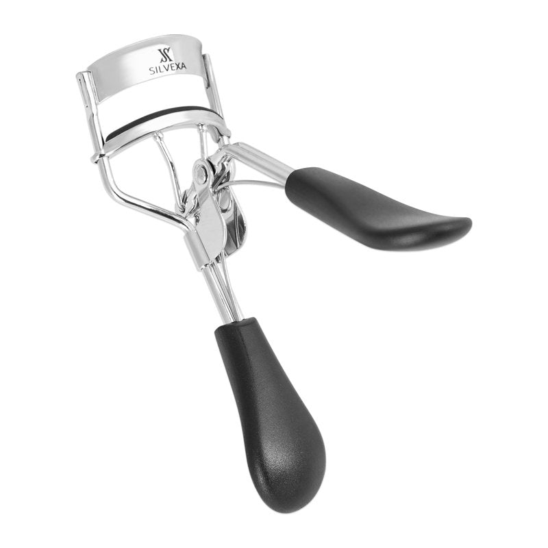 SILVEXA Eyelash Curler with Comfort Grip – Professional Stainless Steel Lash Curler with Soft Silicone Pads | No-Pinch, Long-Lasting Curl for All Eye Shapes | Ergonomic Handle Makeup Tool (Black)