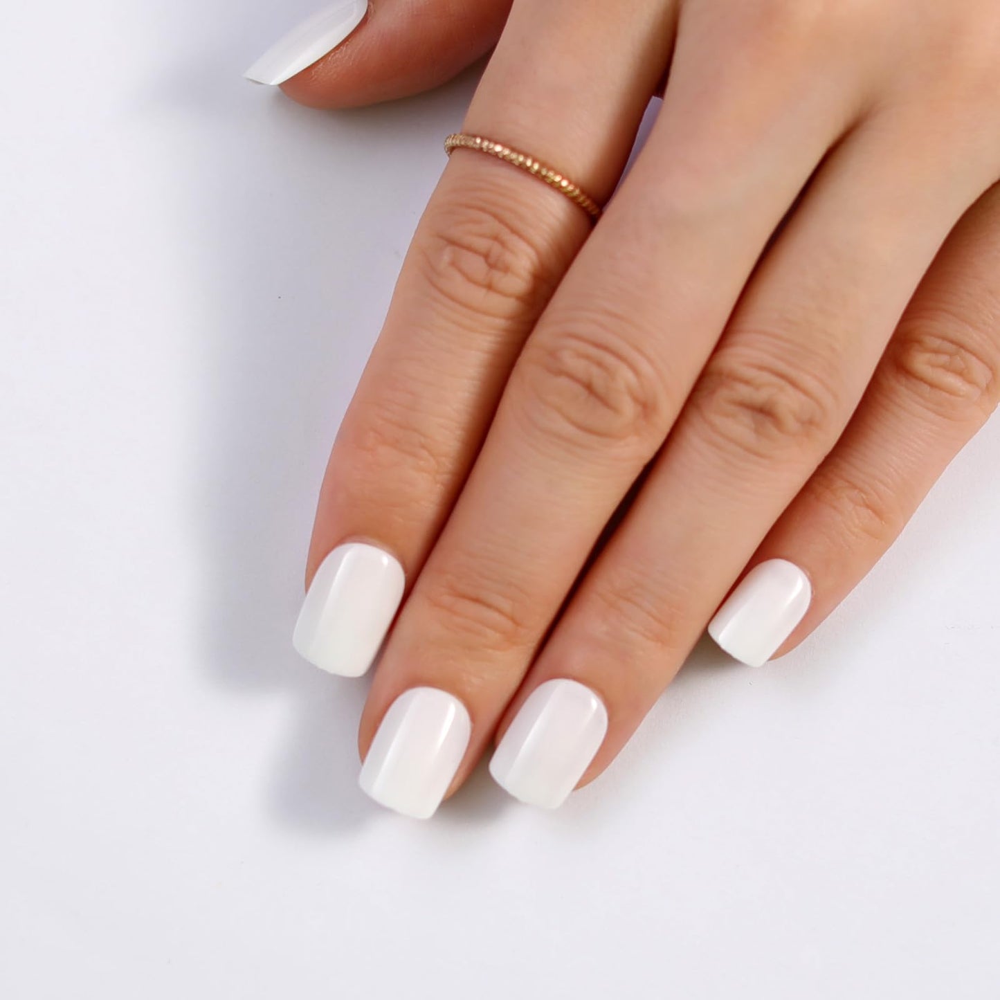 Stbisen Milky White Press On Nails Short, Glossy Soft Gel Press On Nails Square with Nail Glue, 15 Sizes - 30 Fake Nails Kit, Thick Natural Reusable Glue On Nails for Women, White Mirage