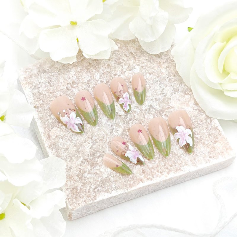 Skiennix 24Pcs Green French Tip Press-On Nails - Medium Almond Shape with Colorful Star & Lily Design