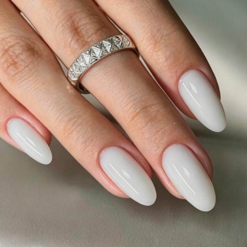 Modelones Milky White Press on Nails Almond, Short Fake Nails, Reusable Nail Kit with Nail Glue Adhesive Tabs Mini Nail File, Nails Press Ons 32Pcs 16 Sizes, Women Girl Gift ﻿