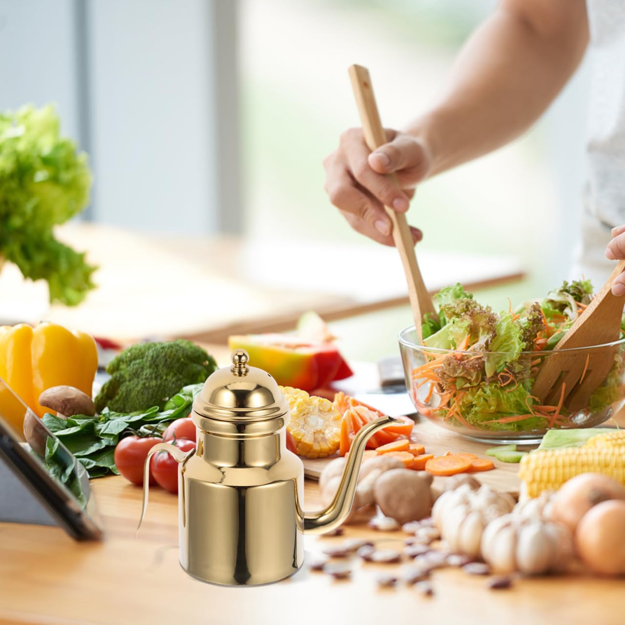 Pouring Oil Pot Stainless Steel Oil Dispenser 18oz Olives Can Metal Drip Vinegar Cruet Soy Sauce Pourer Bottle Grease Container for Seasoning Coffee Tea Drinks Golden