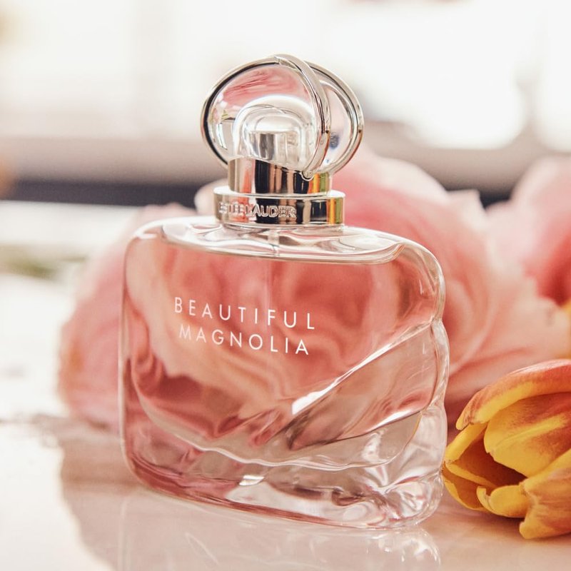 Estée Lauder Beautiful Magnolia Eau de Parfum Spray with Notes of Lush Magnolia, Solar Gardenia, Warm Woods & Luminous Musk | Perfumes for Women, 3.4 Fl Oz