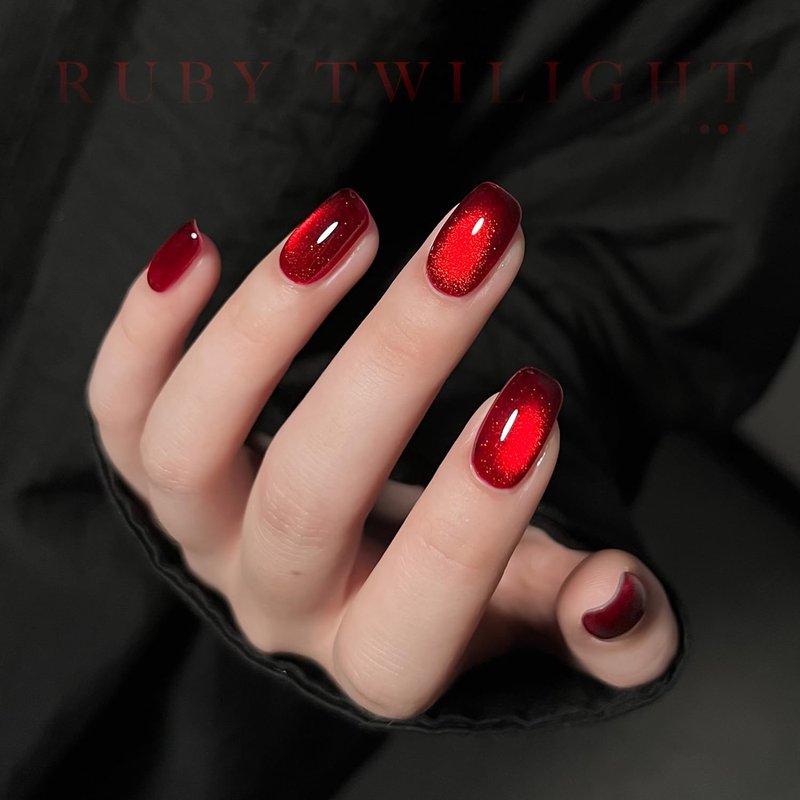 GAOY Red Cat Eye Gel Nail Polish, 16ml Glitter Holographic Nail Polish with Magnet, Reflective Translucent UV Gel, 2907 Ruby Twilight